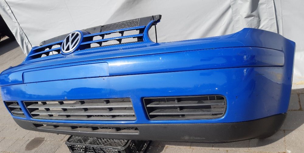 Zderzak przedni Volkswagen Golf 4 kolor niebieski