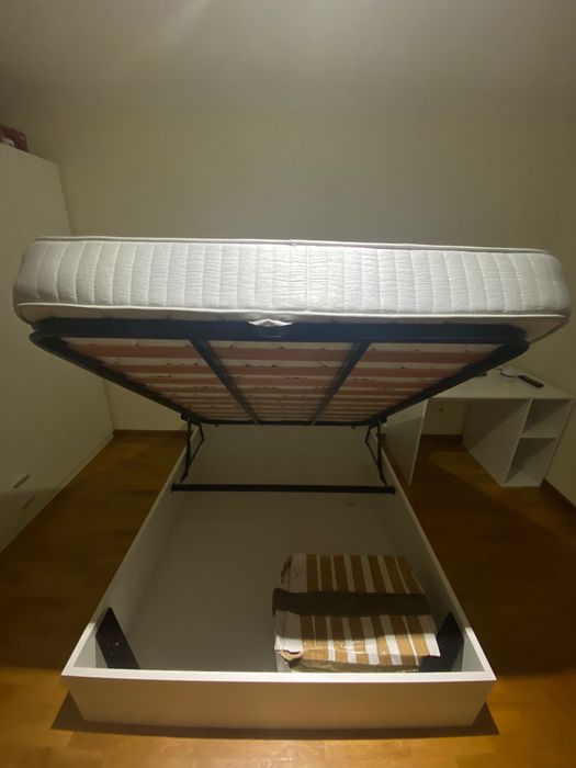 Vendo Cama de Casal com Colchão