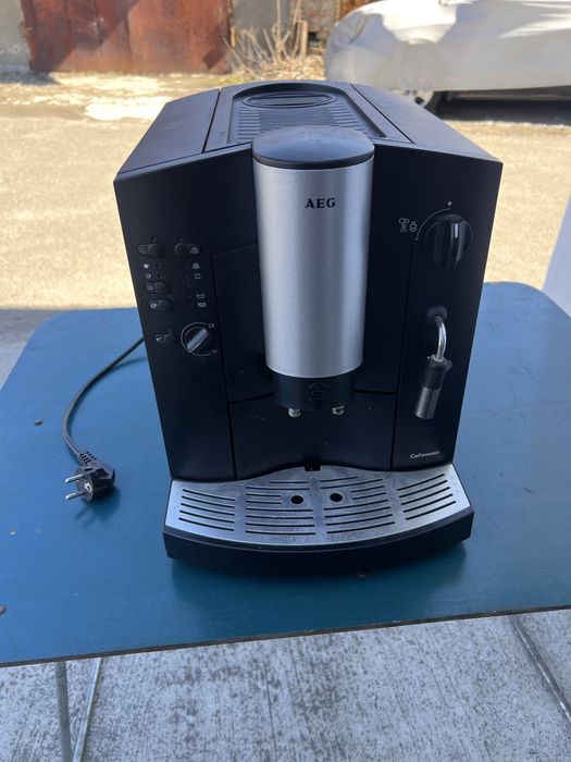 Кавомашина AEG CaFamosa