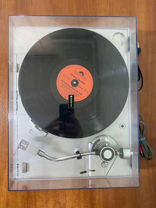 Вініл вініловий програвач Sanyo TP 30