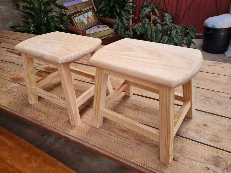 Banco oval artesanal em madeira de pinho maciça 23 cm (NOVO) - SET DE 2 UNIDADES-ENTREGUE EM SUA CASA
