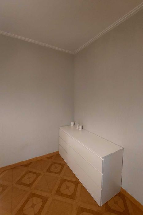 Cômoda Malm com 6 gavetas Nova