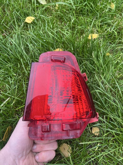 Задній привий ліхтар . Lexus LX