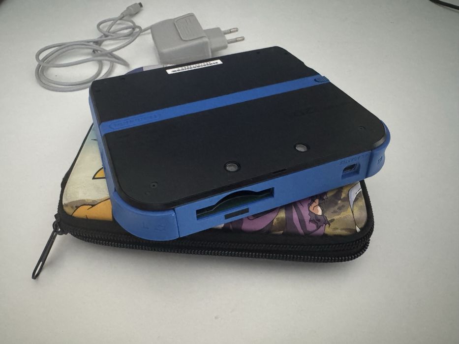 Nintendo 2ds azul e preto