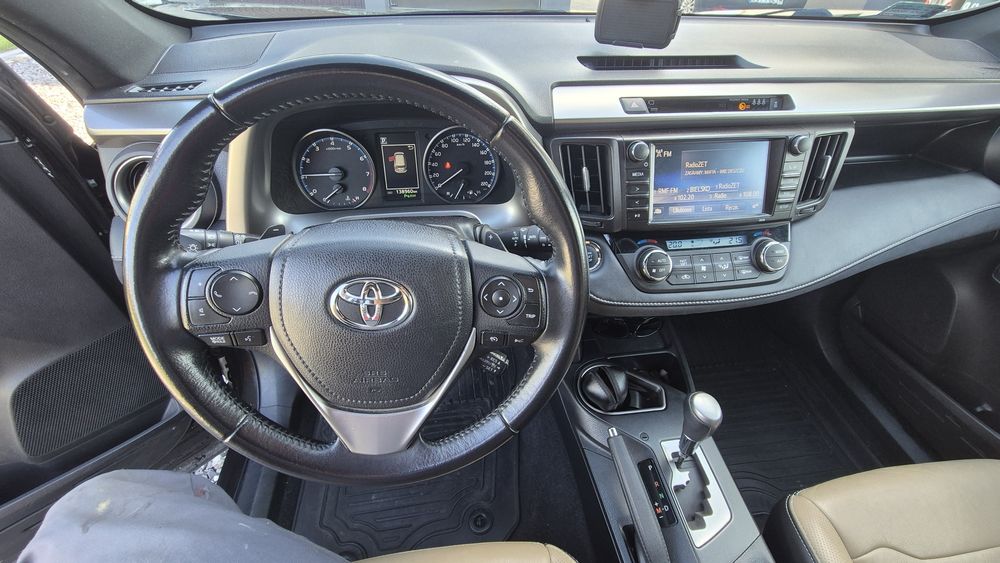 Sprzedam Toyota RAV4 2015