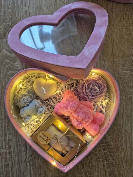 Prezent box świece w pudełku narodziny dziecka chrzest roczek