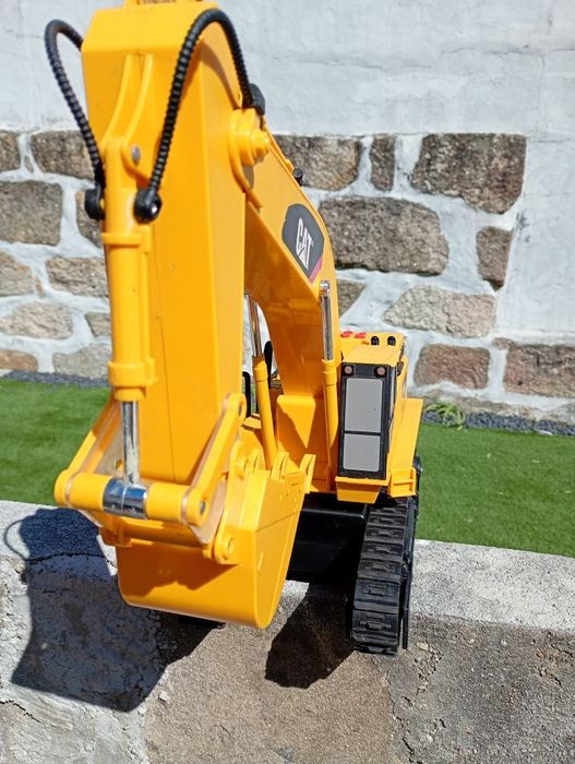 Escavadora CAT Caterpillar