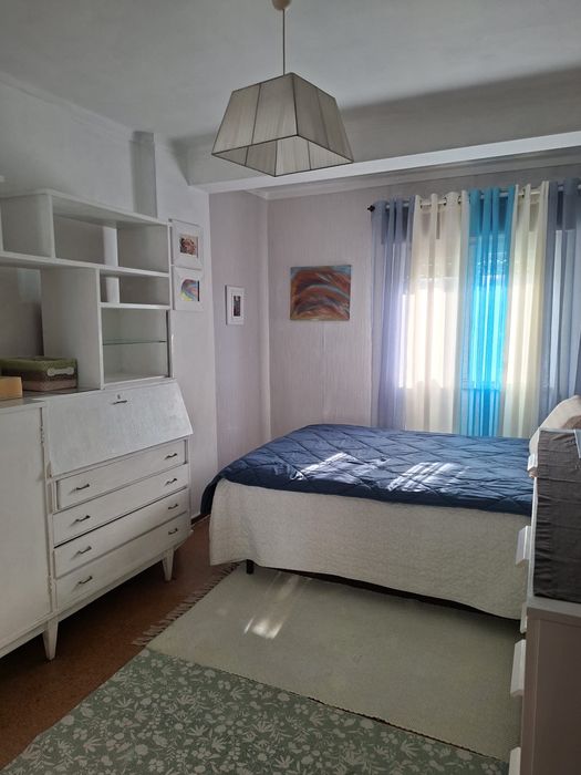 Arrenda-se Quarto