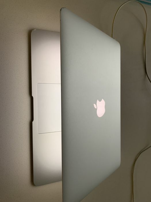 Продам MacBook Air