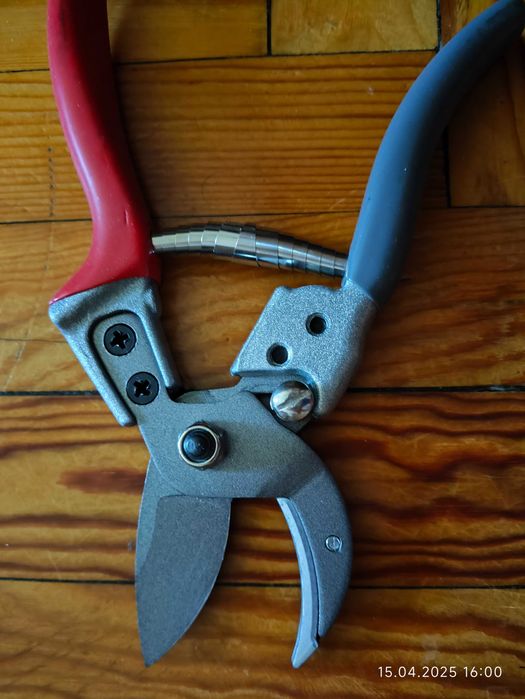 Секатори садові, з ковадлом Lowe 5.107 та AIRAJ-1025 - нові