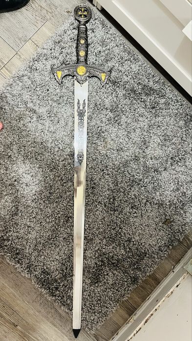 Réplica decorativa de uma espada dos Cavaleiros Templários