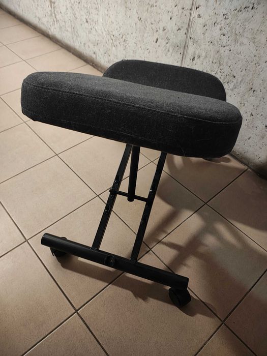 Klęcznik Ikea EIFRED szary