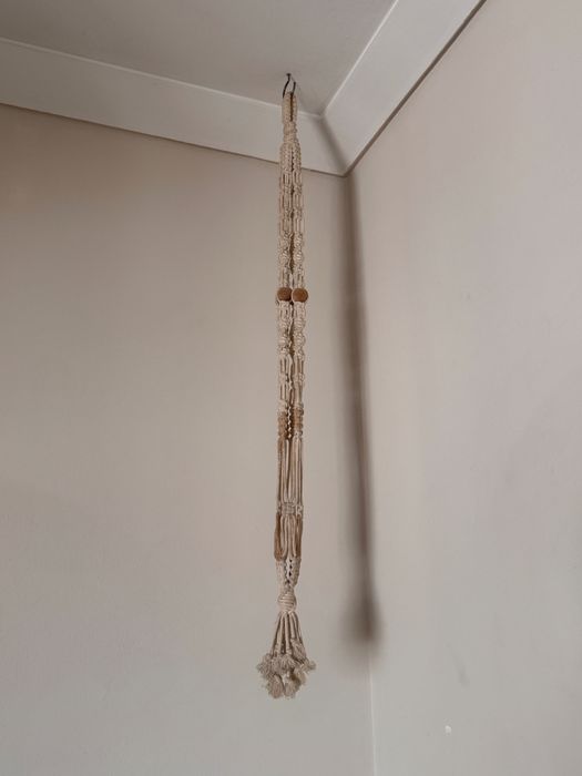 Conjunto jardim/varanda: suporte macramé + 5 vasos + relva sintética 8-10 m | Garden/balcony bundle: macramé plant hanger + 5 pots + artificial grass