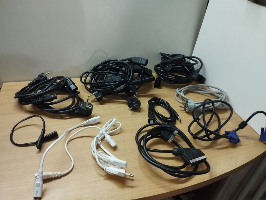 CABOS VÀRIOS - Alimentação/Extensão/Scart/VGA/USB