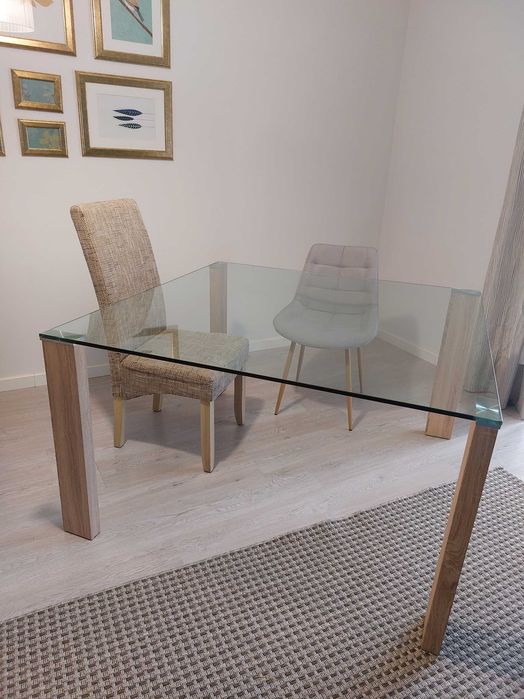 Mesa de sala em vidro