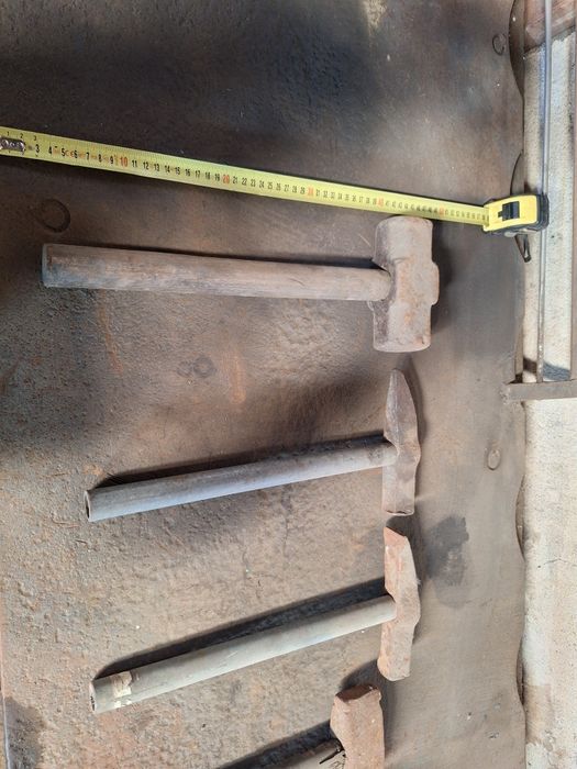 Martelos com cabos de madeira ou ferro - Usados