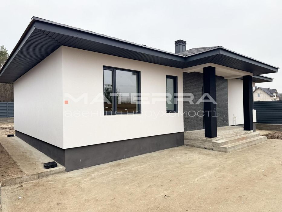 Круглик - Віта-Поштова Продаж  будинку з краєвидом на ліс