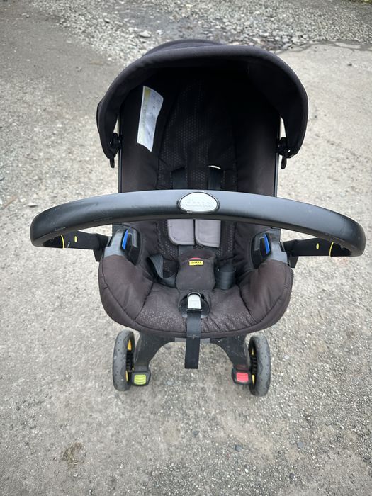 Автокрісло-коляска Doona з базою