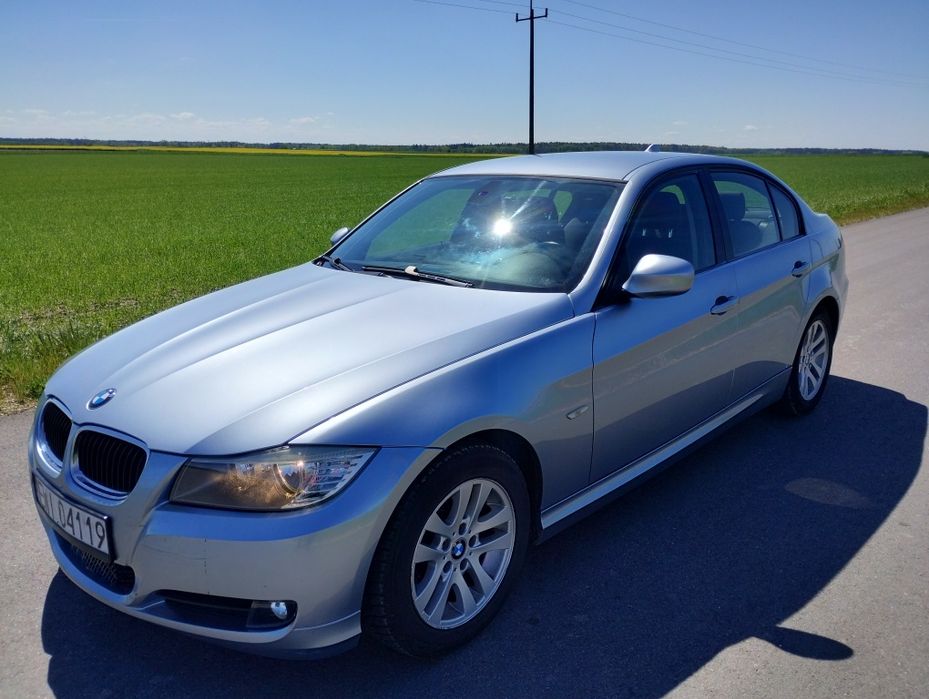 BMW e90 318i   .