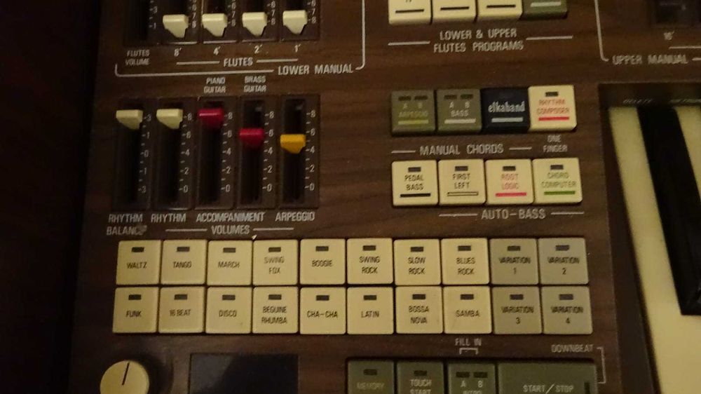 Órgão Teclado ELKA EP12 anos 50 vintage colecionismo