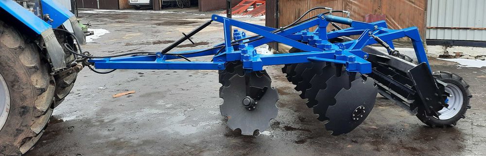 Культиватор причіпний КПГ-2,5 є навісний варіант. Борона дискова.