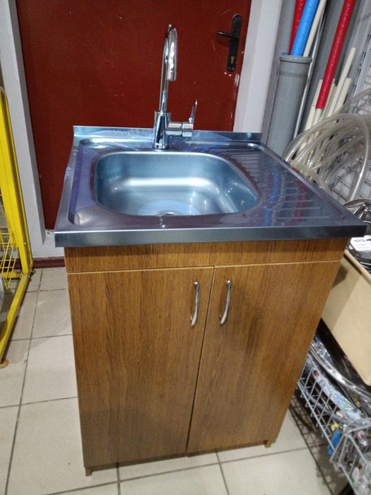 Тумба на кухню в комплекте: смеситель, мойка.