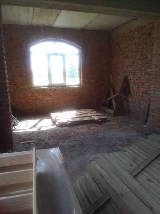 Продаж бyдинкy в 15 км від центрy  міста