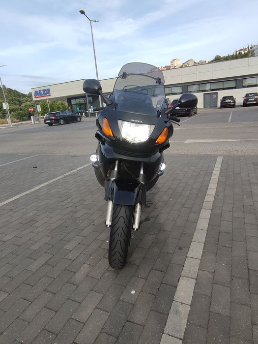 Moto Honda Deauville 650