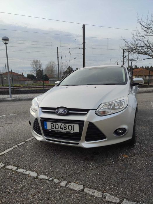ford focus Titanium 2014 bem estimado
