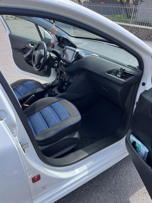 Peugeot 208 2013