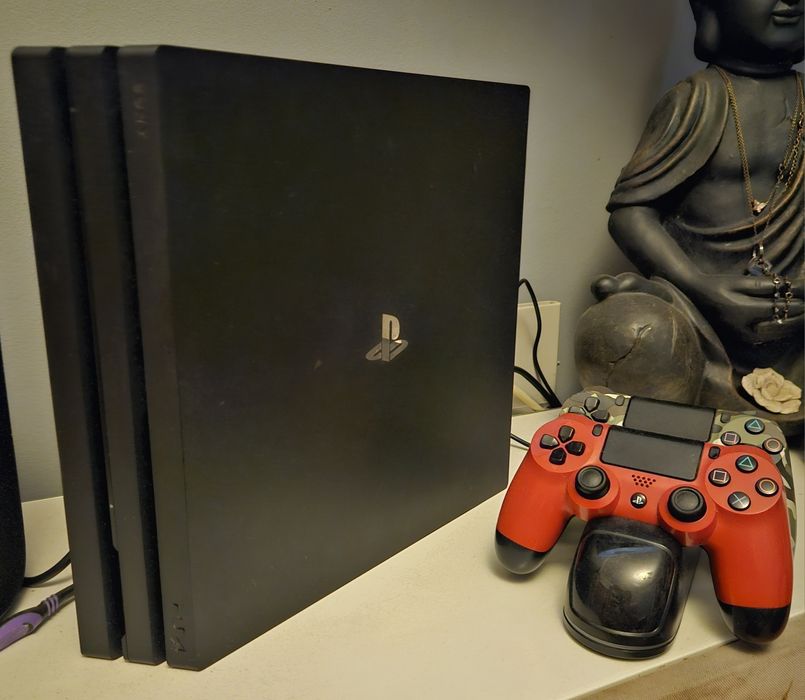 Konsola playstation ps4 pro 2 pady
