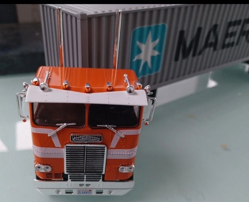 Maersk  reboque
Novo original 1:43