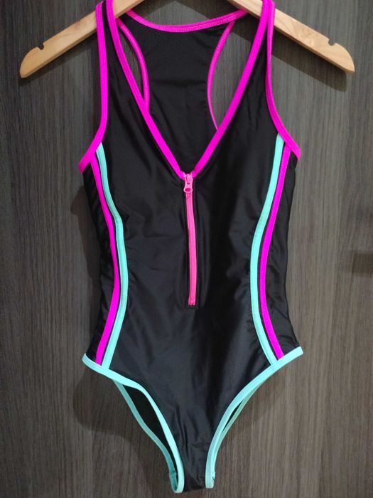 Jednoczęściowy strój kąpielowy