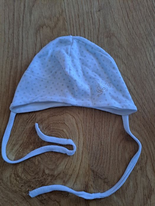 Chłopięca czapka wiązana 3-6M