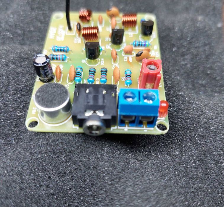 Мікрофон - трансміттер і передавач радио микрофон на ФМ частотах (3в1)