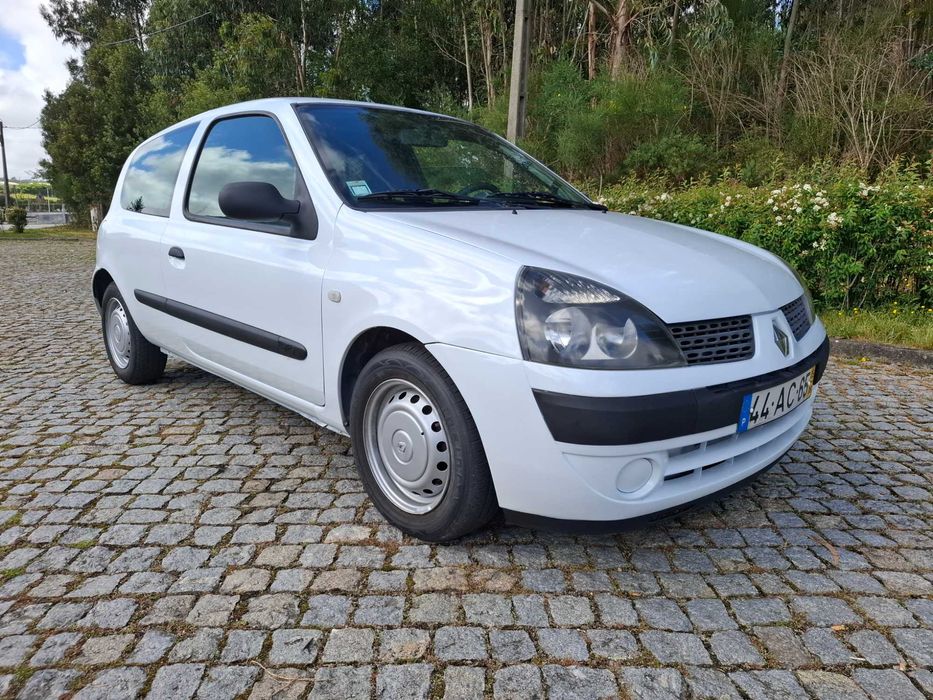 Renault Clio 1.5 dci Van Apenas 199 mil kms