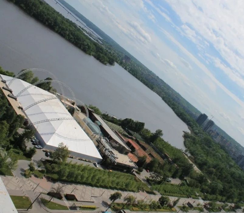 Продам 3х ком.квартиру в ж/к West Hall (ж/м Победа-3)