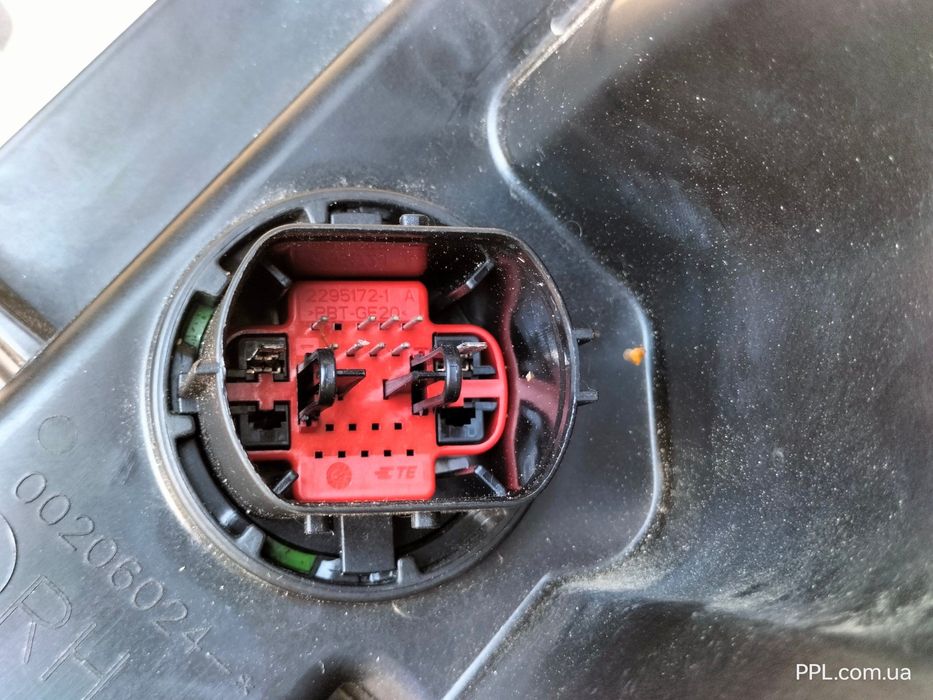 Jaguar E-Pace 2017-2020 Фара передняя правая Full LED J9C3-13W029-EC