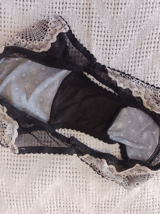 Набор нижнего белья трусы лифчик бюстгалтер