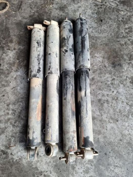 amortecedores Jeep cherokee 2.5 td XJ 2000