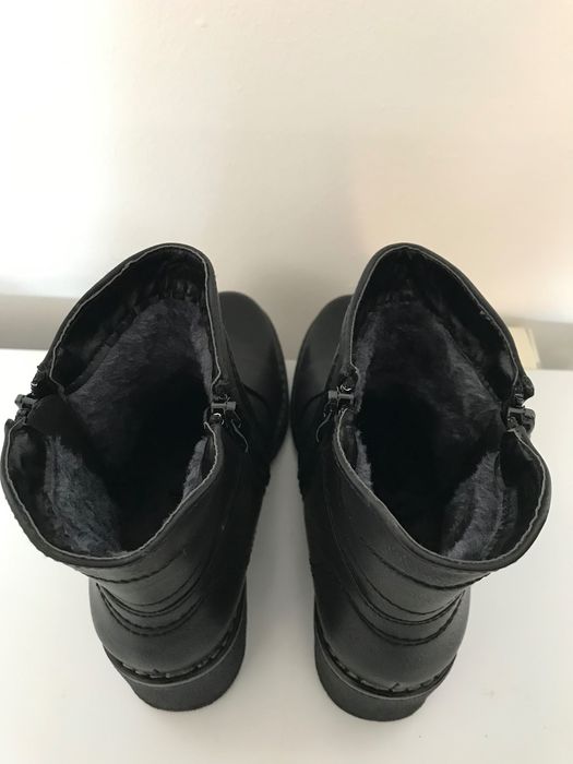 Botas Pretas Nº 35 NOVAS