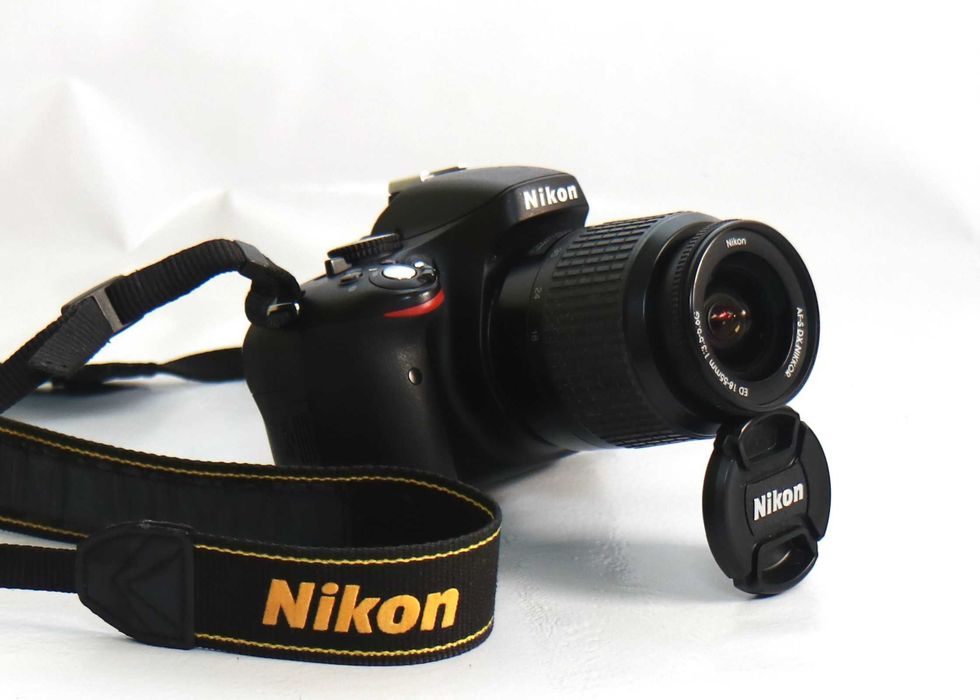 Nikon D5100 com lente Nikon 18-55mm (LER DESCRIÇÃO)