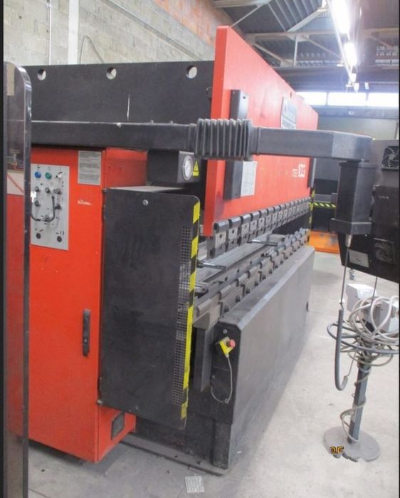 Prasa krawędziowa AMADA 100t, 3m
