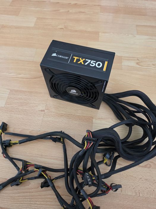 CORSAIR 750W 750TX Якісний Блок живлення Стан гарний Розьєми в оголошені