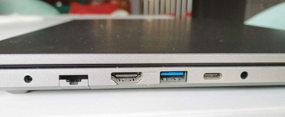 Samsung Book X55 – Core i7, 16GB RAM, SSD + HD (para peças ou reparo)