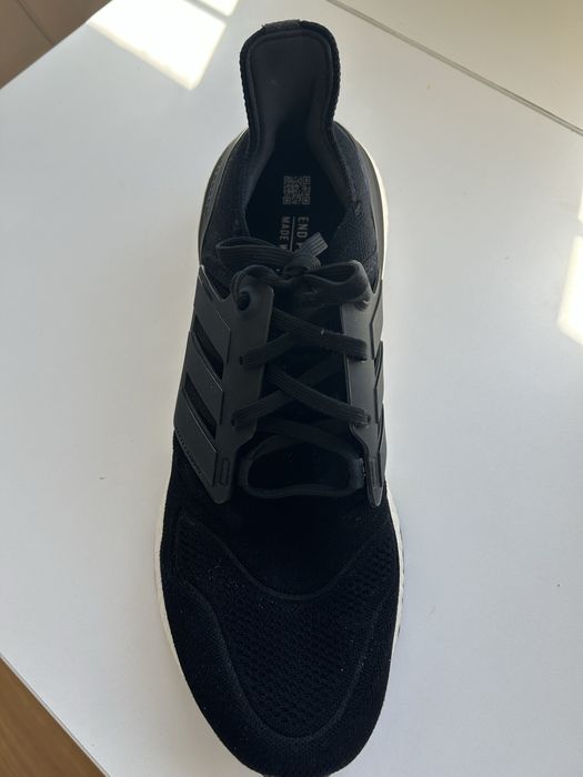 Tenis Adidas  Ultrabost  em excelente estado N 45