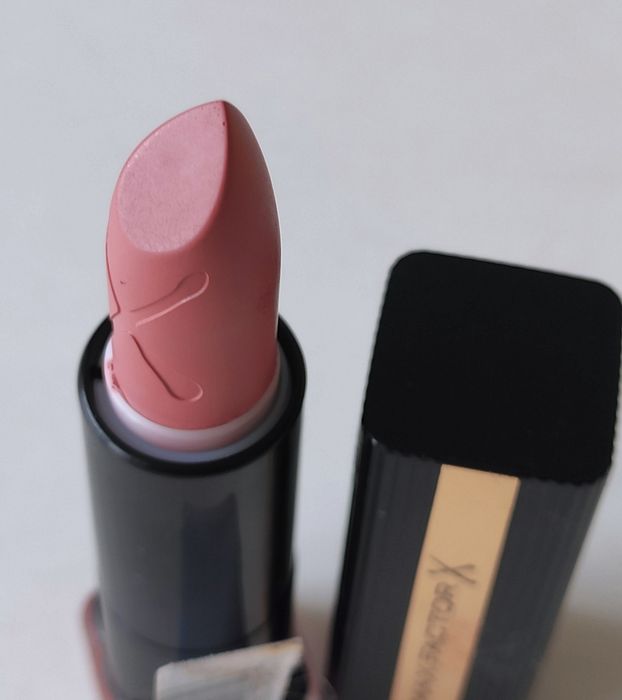 Помада нюдова Max Factor Colour Elixir Matte #005 Nude ціна за штуку