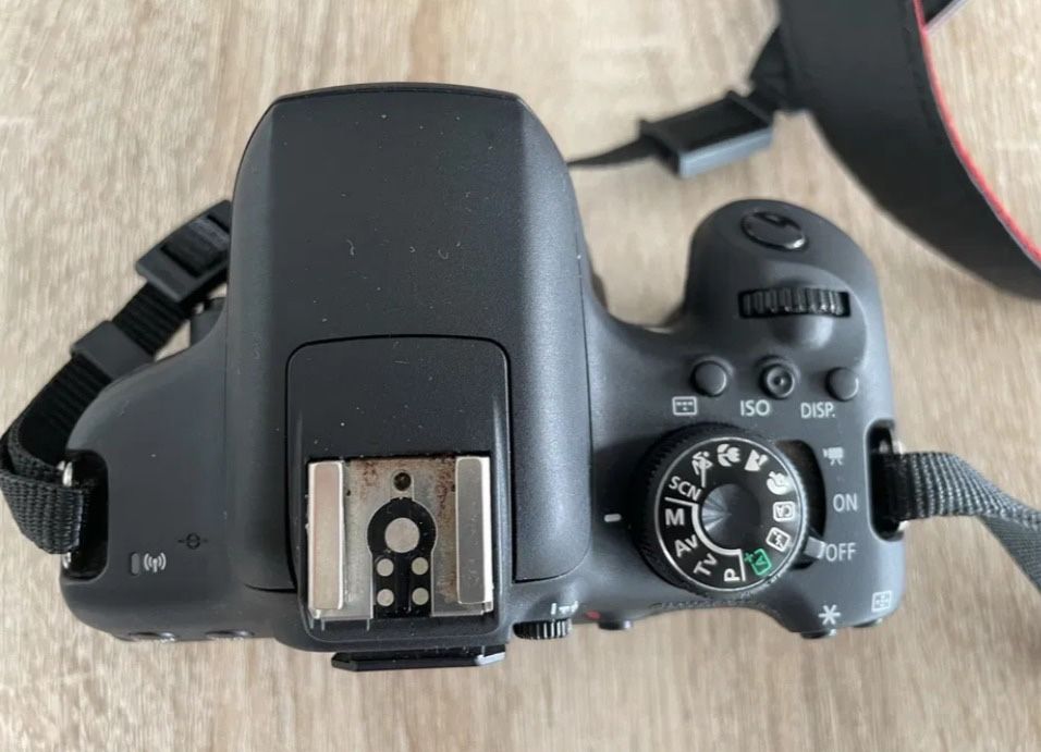 Canon EOS 750D (Rebel T6i) – Impecável + Acessórios