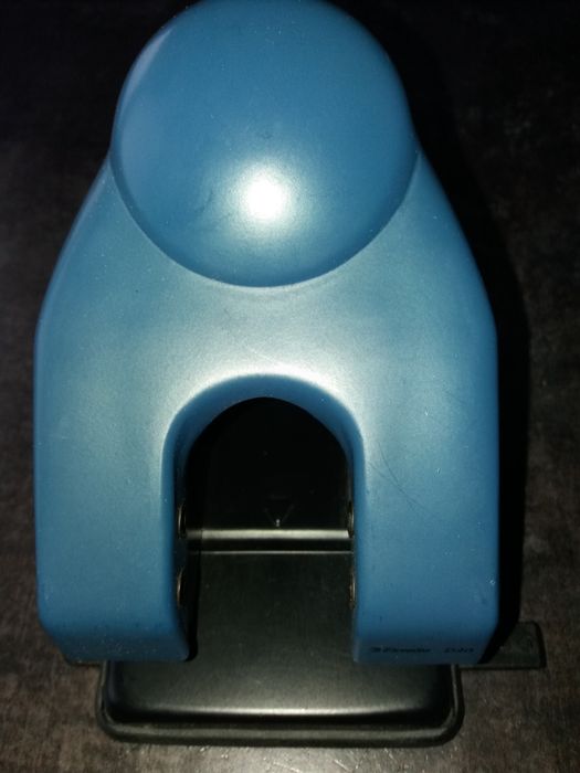 Dziurkacz Esselte D40