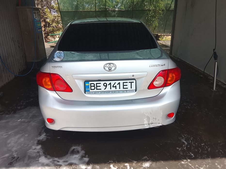 Продаю Toyota в гарному стані, газ, бензин.